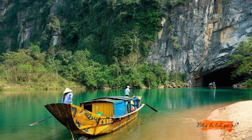 Tour động Phong Nha